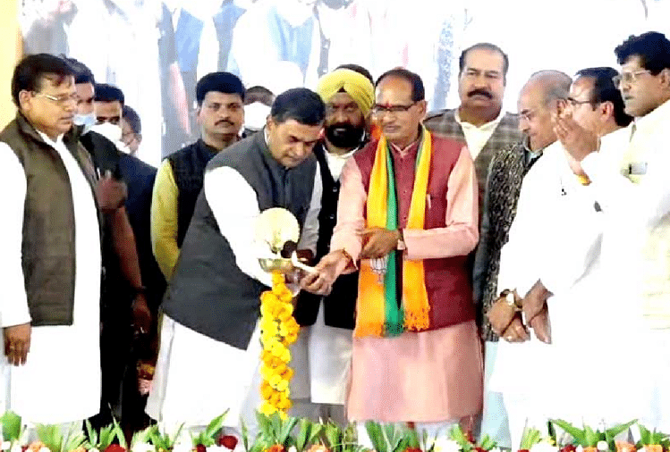 Madhya Pradesh: Listrik akan dihasilkan dari panel surya di darat dan juga air, eksperimen akan dilakukan di bendungan Omkareshwar Madhya Pradesh: Listrik Akan Dihasilkan Dari Panel Surya Di Darat Serta Air, Eksperimen Akan Dilakukan Di Bendungan Omkareshwar