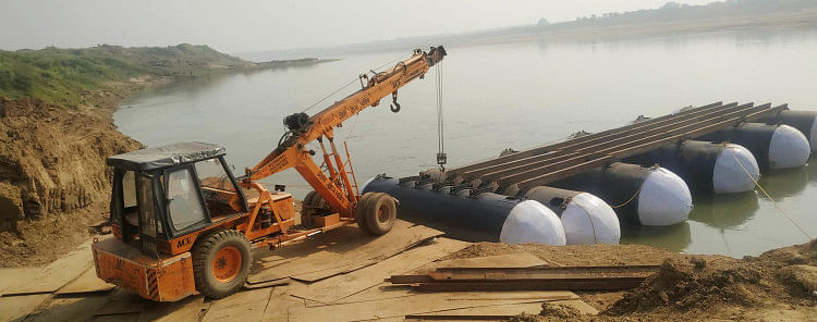Jembatan Ponton Sedang Dibangun Di Kanjra Ghat Of Chambal Dengan Biaya 1,24 Crores