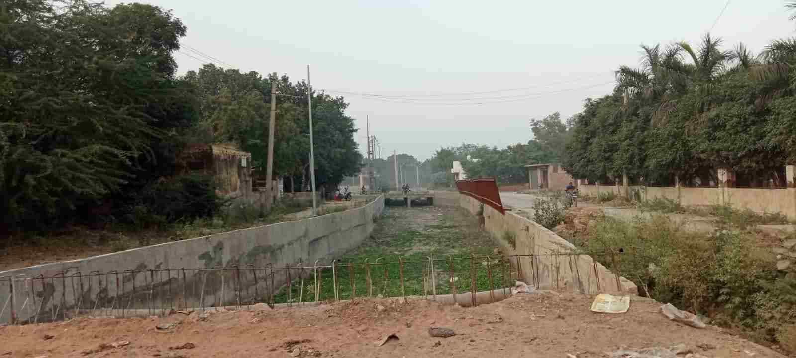 अधूरा पड़ा छलक नाले का निर्माण कार्य। संवाद अधूरा पड़ा छलक नाले का निर्माण कार्य। संवाद