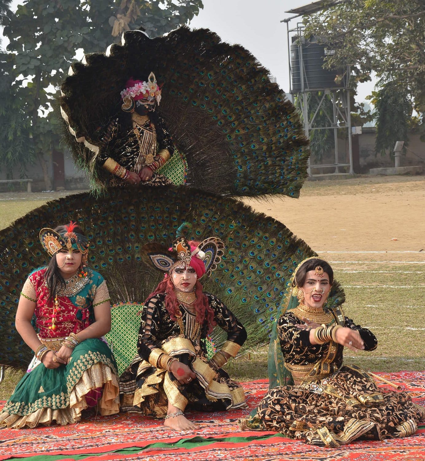 क्षेत्रीय एथलेटिक्स प्रतियोगिता के शुभारंभ पर सांस्कृतिक प्रस्तुति देते विद्यार्थी। क्षेत्रीय एथलेटिक्स प्रतियोगिता के शुभारंभ पर सांस्कृतिक प्रस्तुति देते विद्यार्थी।