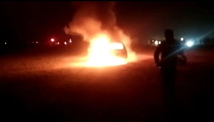 Incendie – Voiture transformée en boule de feu sur Purvanchal Expressway