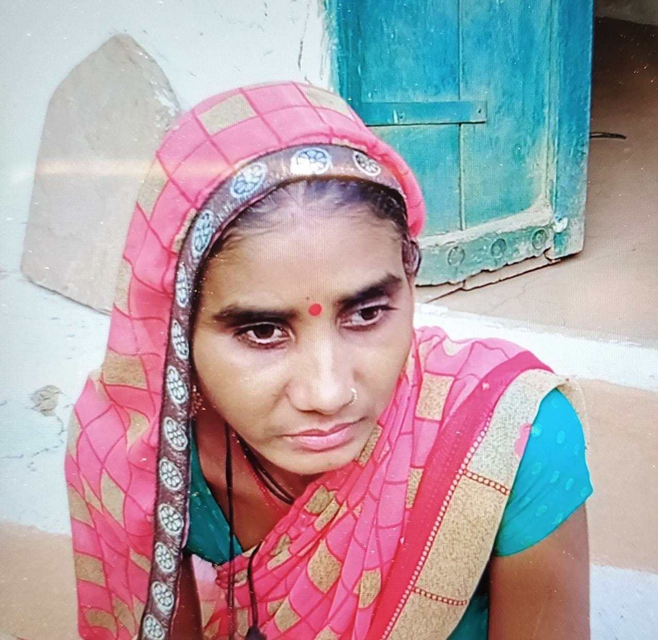 मृतका रजनी की फाइल फोटो मृतका रजनी की फाइल फोटो