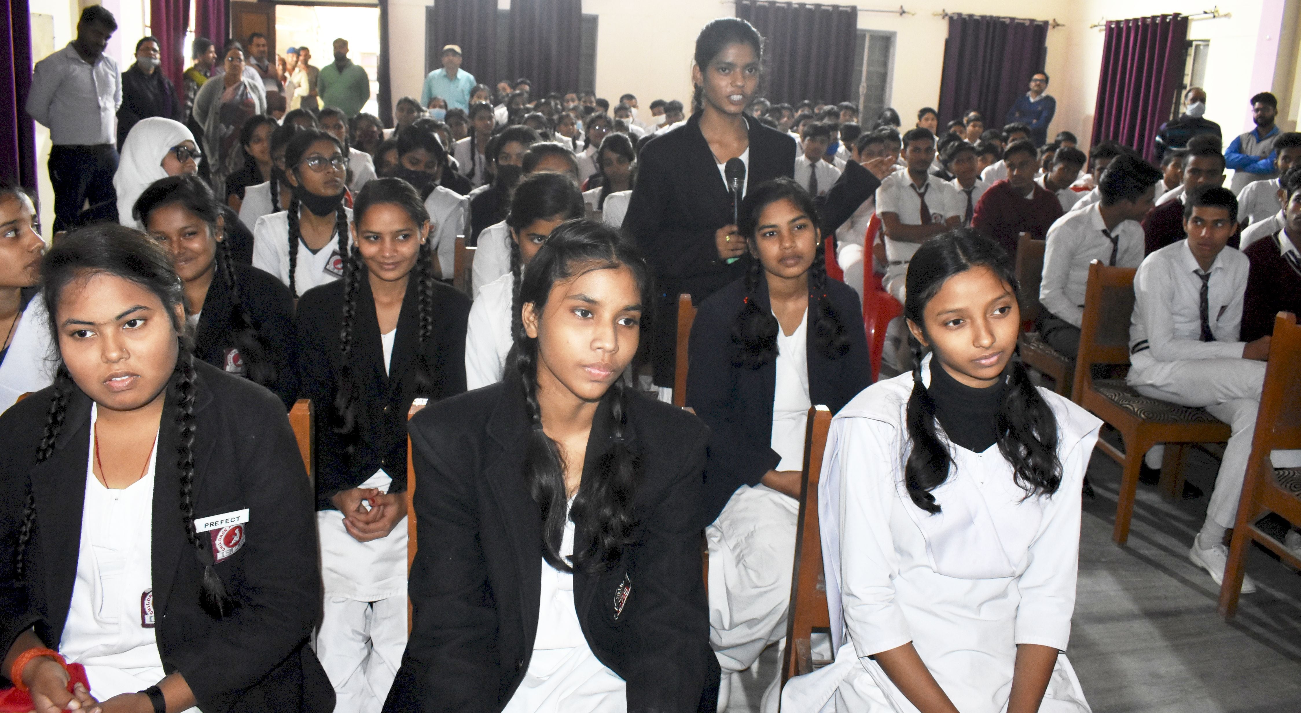 सीपीएस में आयोजित अमर उजाला फाउंडेशन की पुलिस पाठशाला में मौजूद छात्र-छात्राएं। संवाद सीपीएस में आयोजित अमर उजाला फाउंडेशन की पुलिस पाठशाला में मौजूद छात्र-छात्राएं। संवाद