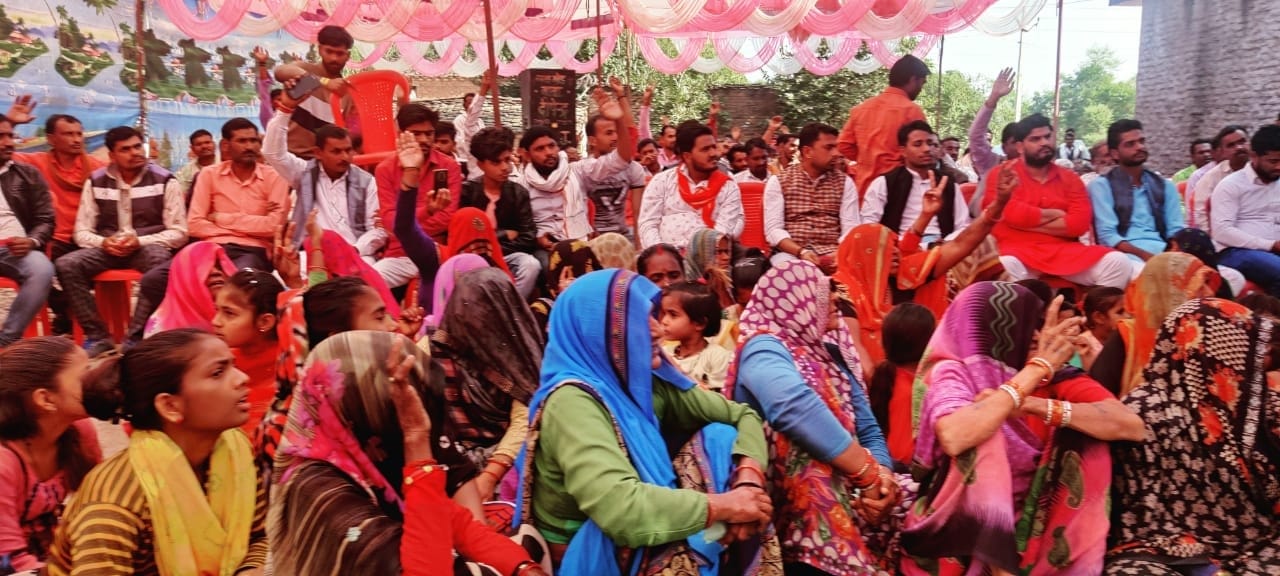कार्यक्रम में मौजूद भीड़