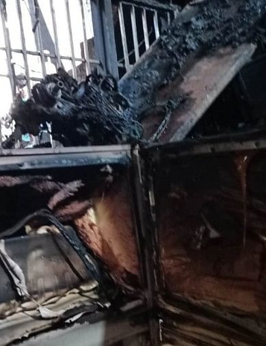 Incendie dans une maison fermée, perte de Lakhs