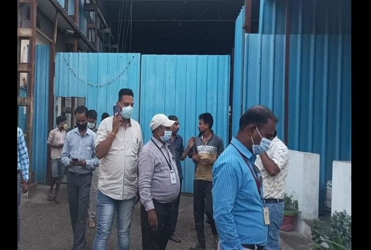 Ketat Di Indore: Administrasi Menyegel Sepuluh Institusi Karena Tidak Menerapkan Vaksin Dosis Kedua, Karyawan Bekerja Tanpa Vaksin Di Showroom Hyundai-toyota Karyawan Bekerja Tanpa Vaksin
