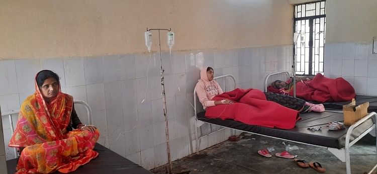 Beaucoup de malades après avoir mangé à Tilakotsav, 50 personnes ont été soignées à Chc