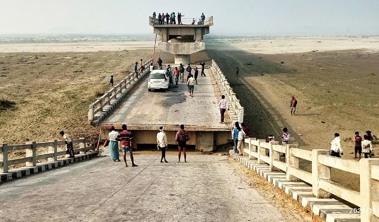 Le pont Kolaghat de 18 cents mètres de long sur la route Jalalabad-kalan s’est effondré