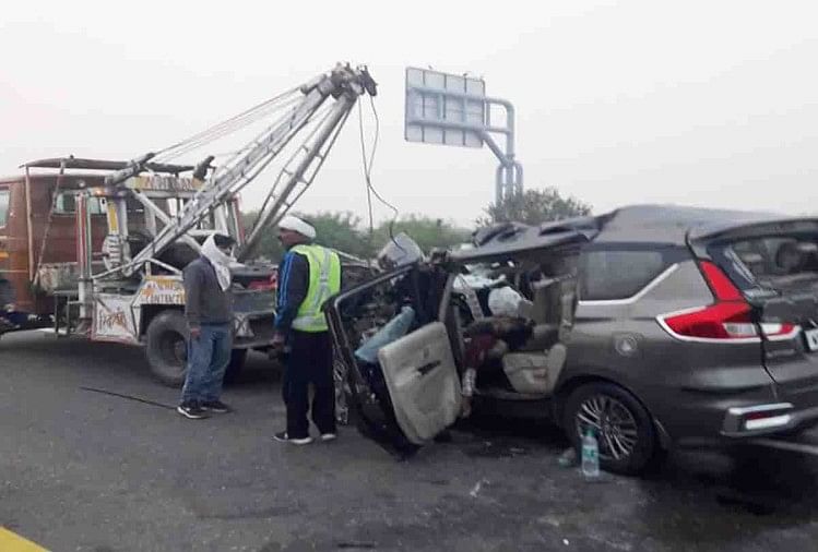 Accident de la route sur l’autoroute, un employé du Département des forêts est décédé et cinq blessés
