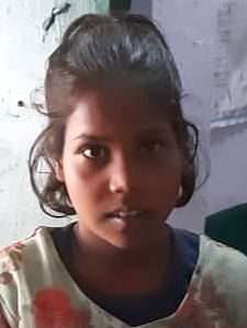 Photo-41-Supriya, une élève de l'école primaire, Paintapur.