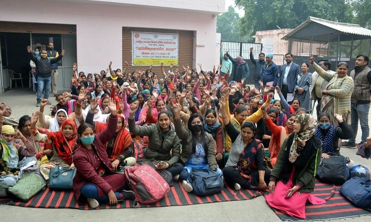 Nagla Masani Phc a été enfermée en raison de la grève des travailleurs contractuels – Aligarh