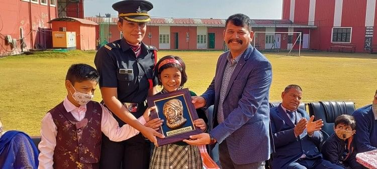 La fille du martyr Deepak Nainwal a déclaré qu’elle deviendrait également médecin dans l’armée