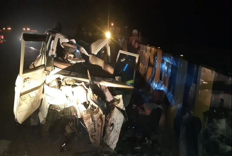 Cinq sont morts dans un accident de la route à Yamuna Expressway Indise Story – Cinq sont morts dans un accident de la route à Yamuna Expressway
