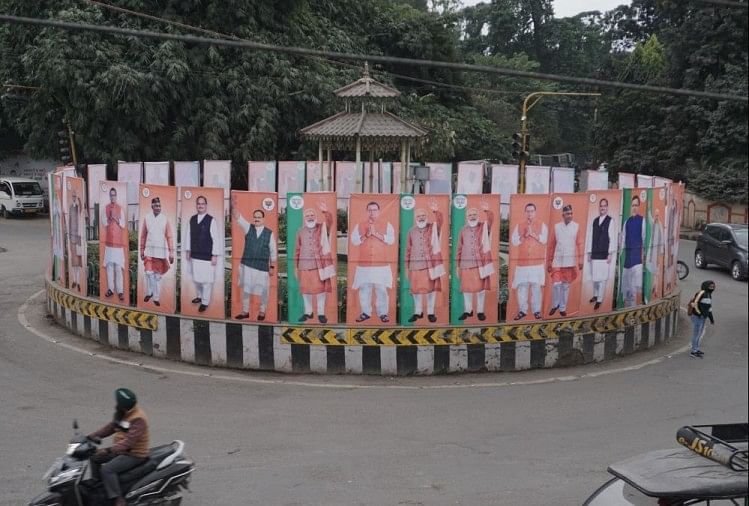 PM Modi Dehradun Visit: रैली स्थल के पास धारा -144 लागू, पोस्टर-बैनर से पटा शहर, प्रदर्शनकारियों को हटाया