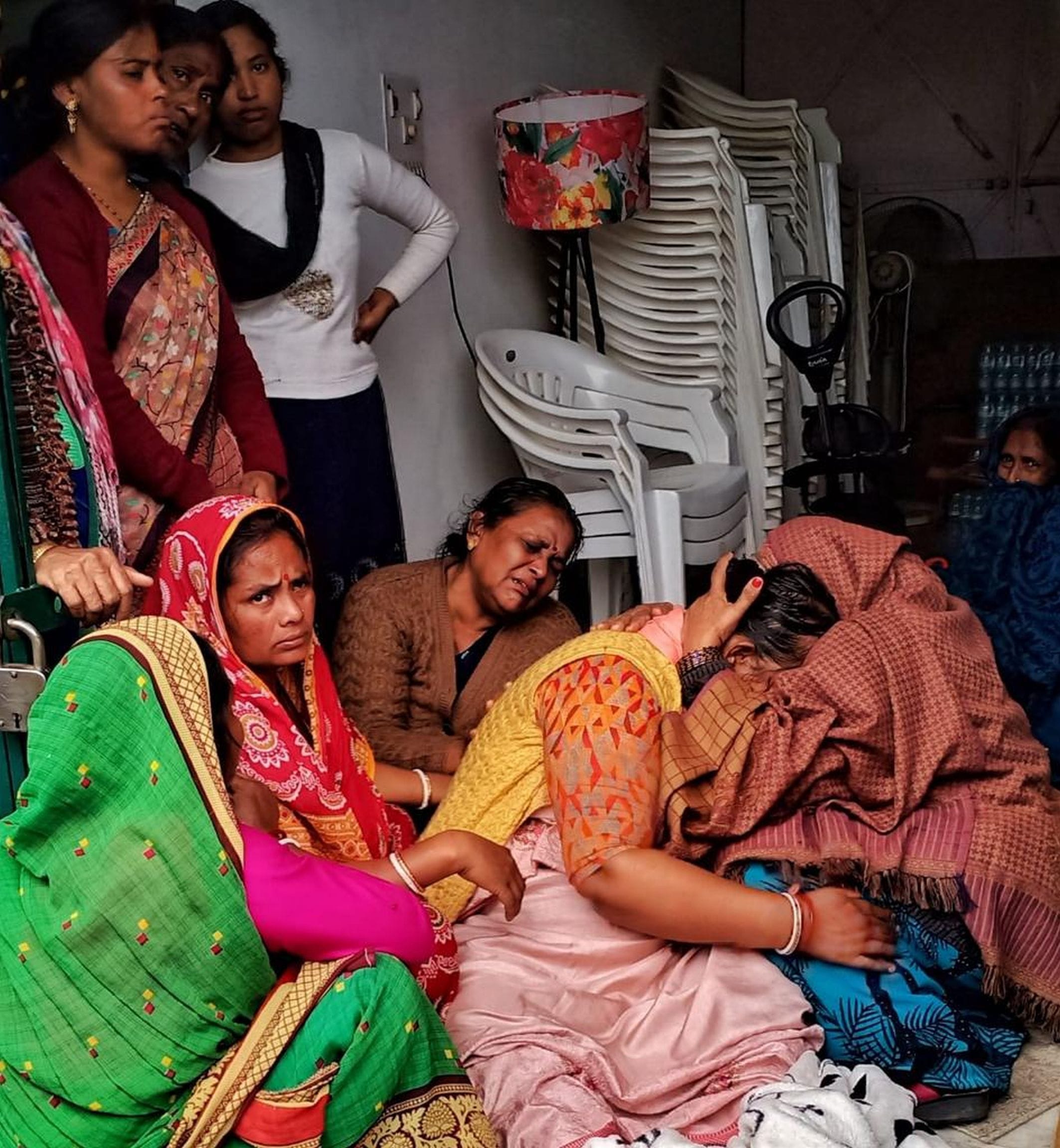 शक्तिफार्म में बेटे शिवम विश्वास के वियोग में बेसुध मां वरिष्ठ कांग्रेस नेता मालती विश्वास। शक्तिफार्म में बेटे शिवम विश्वास के वियोग में बेसुध मां वरिष्ठ कांग्रेस नेता मालती विश्वास।