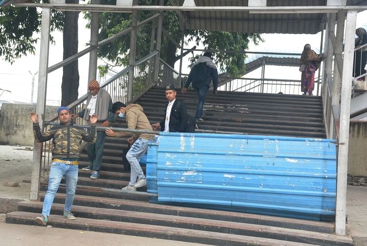 Système de sécurité insuffisant à la gare – Aligarh : système de sécurité insuffisant à la gare, les suspects peuvent entrer sans relâche