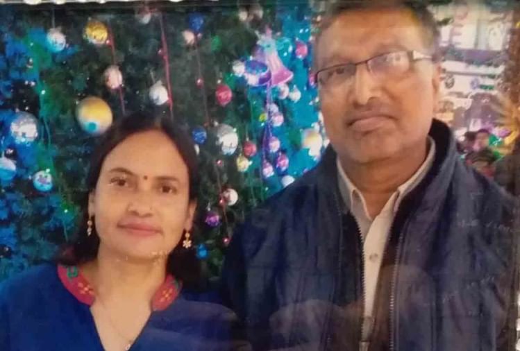 पत्नी के साथ डॉक्टर सुशील