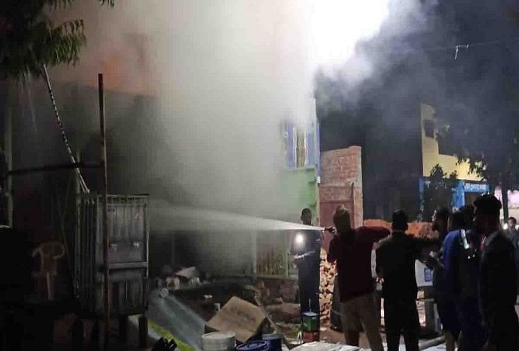 Kanpur : un incendie s’est déclaré dans une quincaillerie en raison d’un court-circuit