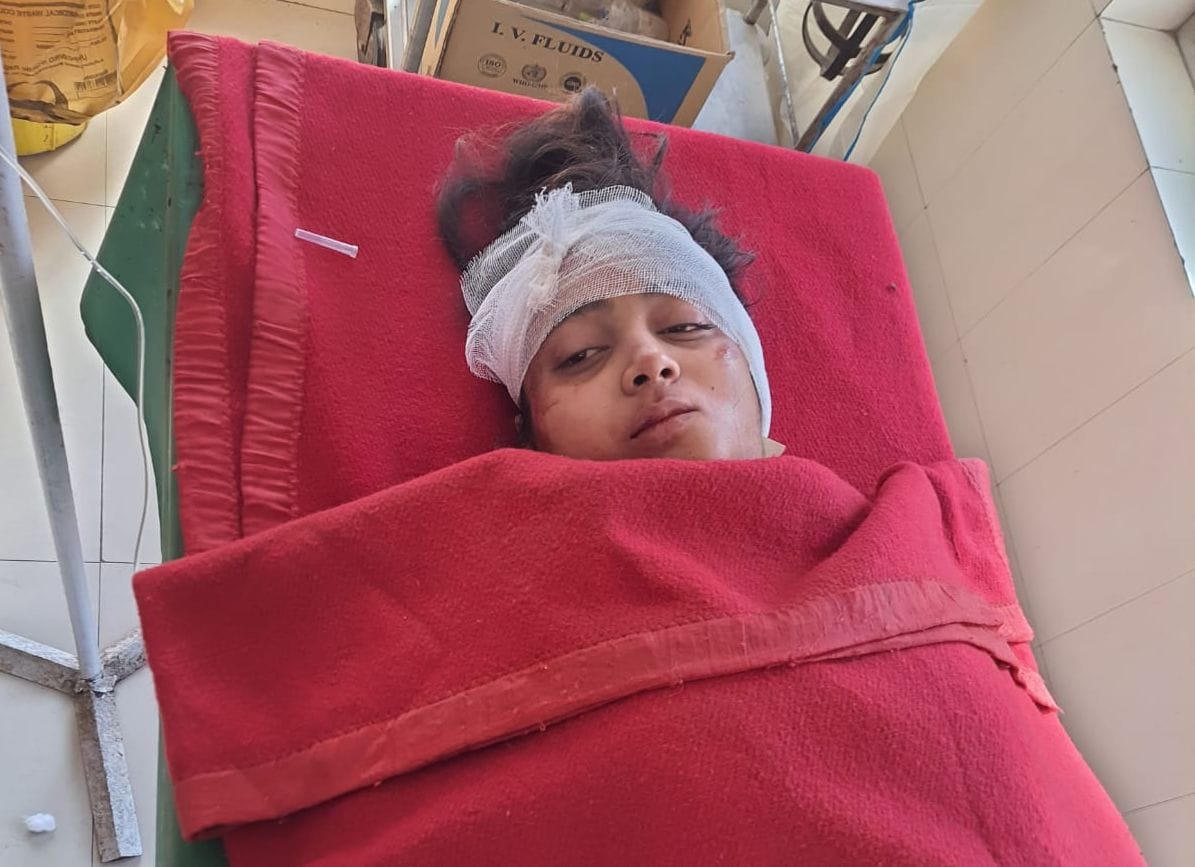 सड़क हादसे में घायल छात्रा तनीषा वर्मा। संवाद सड़क हादसे में घायल छात्रा तनीषा वर्मा। संवाद