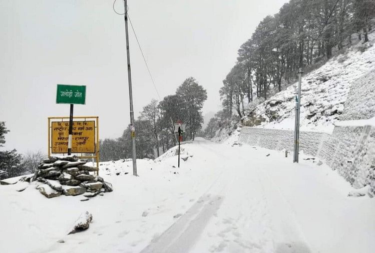 Himachal Pradesh Les premières chutes de neige de l’hiver à Palchan, Solangnala et Jalori Pass, sont également tombées à Manali