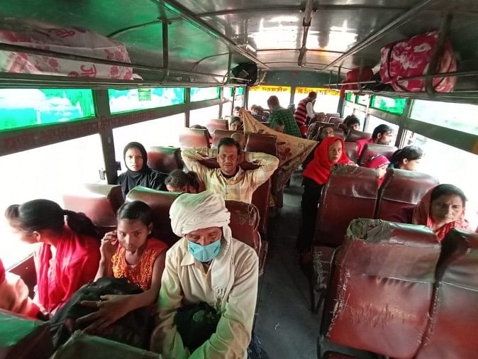 Auraiya News – Pas de masques dans les bus et suite à une distance de deux mètres