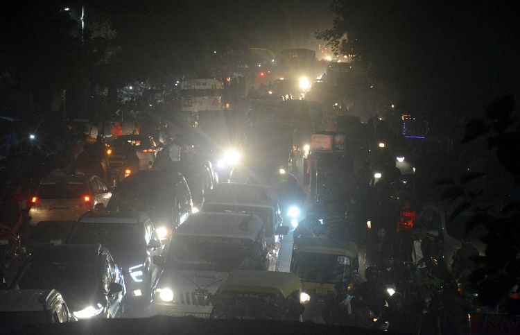 Le système de circulation a échoué dans la ville – Aligarh : le système de circulation a échoué dans la ville, bloqué aux intersections