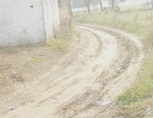 Hathras: Bad Road dans le village de Meetai, la canalisation d’eau est devenue une pièce maîtresse