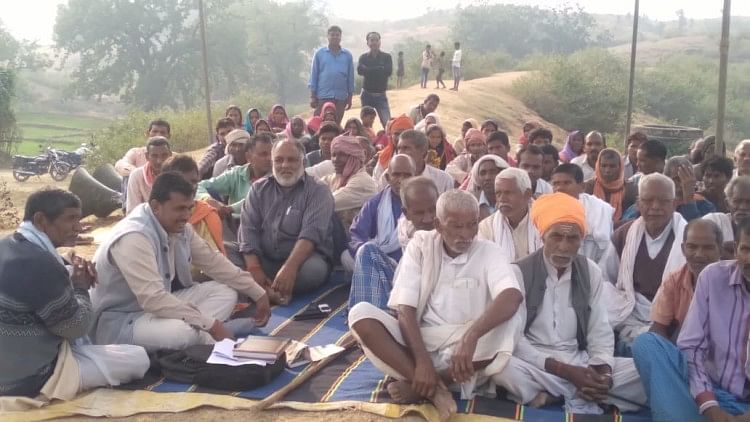 Il y a six ans, des villageois ont organisé un sit-in exigeant de réparer le Ghaghiya Bandh brisé