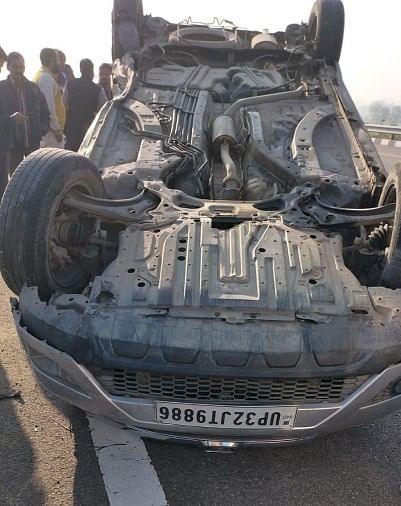 Accident, kannauj, kannauj News – Une voiture se renverse en raison d’un éclatement de pneu sur une autoroute, une femme décède