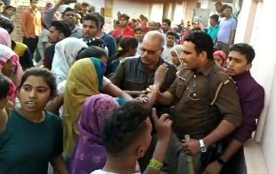 Aligarh News – Aligarh : Indécence, brouille avec les policiers qui sont allés chercher la garantie