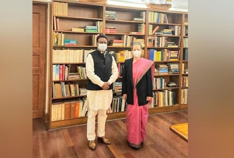 Le Congrès Pradesh Adhyaksh Kuldeep Rathore rencontre Sonia Gandhi à Delhi