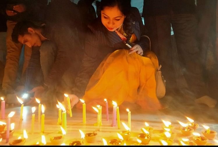 Décès du cds Bipin Rawat : marche aux bougies dans l’Uttarakhand pour rendre hommage à Bipin Rawat, voir les photos