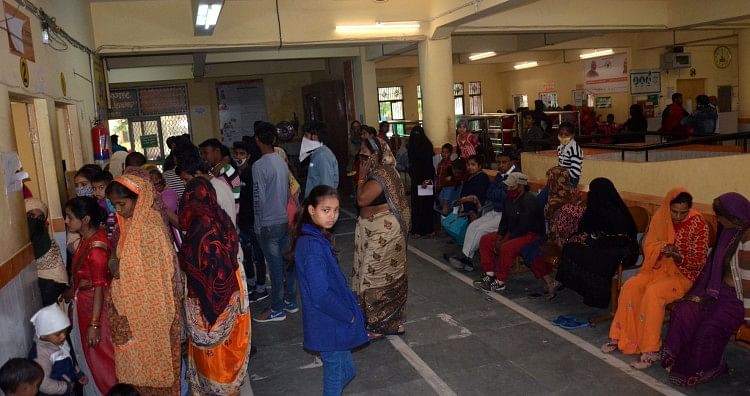 Unité de soins intensifs pleine à l’hôpital de Deendayal – Aligarh : unité de soins intensifs pleine, les patients font la queue à l’hôpital de Deendayal