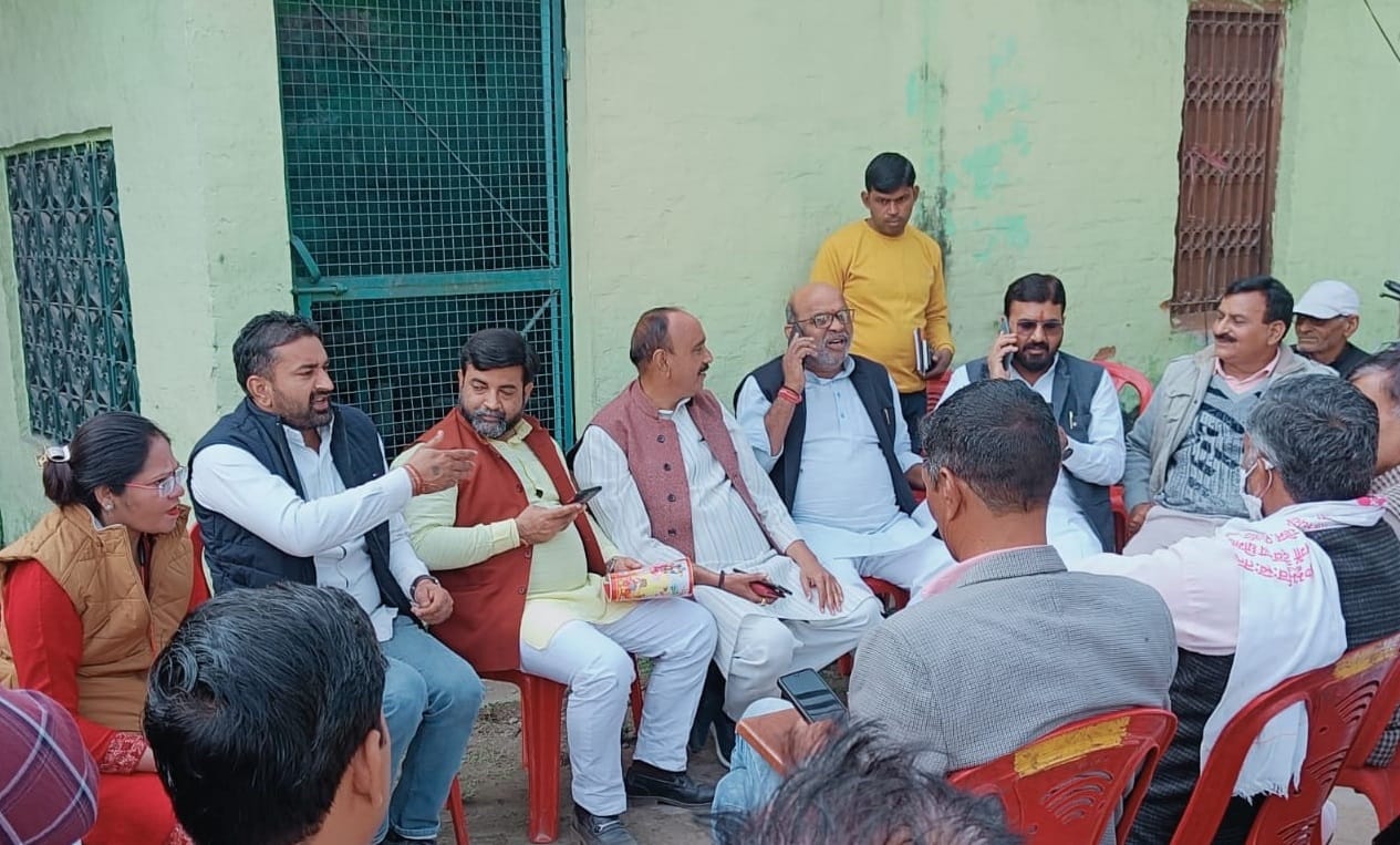 प्रदेश अध्यक्ष के कार्यक्रम की रुपरेखा बनाते भाजपा नेता प्रदेश अध्यक्ष के कार्यक्रम की रुपरेखा बनाते भाजपा नेता