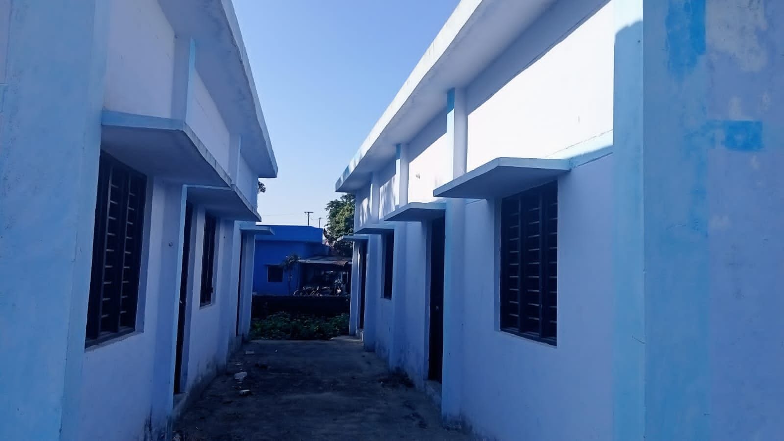 खटीमा के गोसीकुआं में निर्मित मछली दाना एवं कोल्ड स्टोर भवन। खटीमा के गोसीकुआं में निर्मित मछली दाना एवं कोल्ड स्टोर भवन।