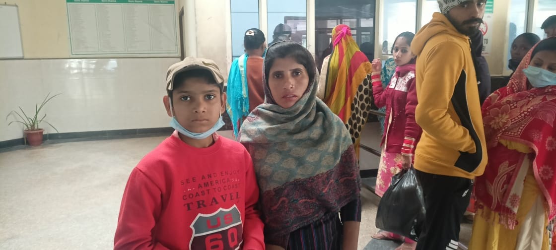 मां मुकेश व बेटा हरीश मां मुकेश व बेटा हरीश