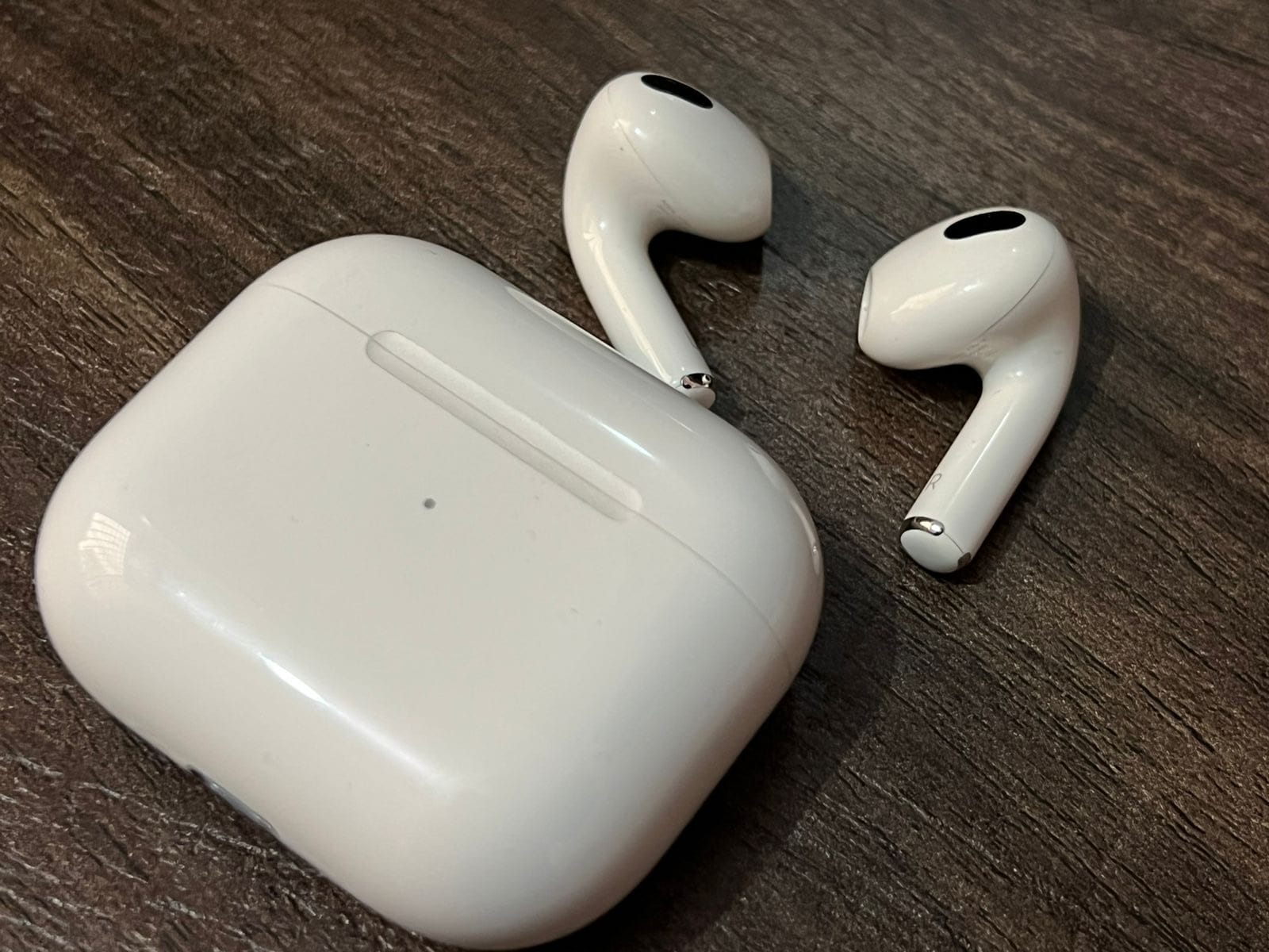 Apple AirPods 3 Review: 2021 का बेस्ट ट्रू वायरलेस हेडसेट