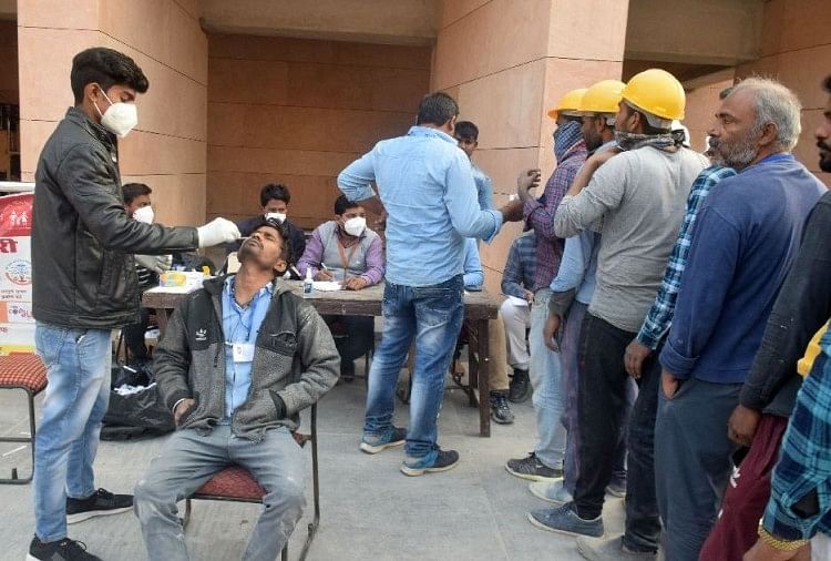 Inauguration du couloir Kashi Vishwanath Pm Modi prendra des photos avec des travailleurs qui travaillent dur pour le temple
