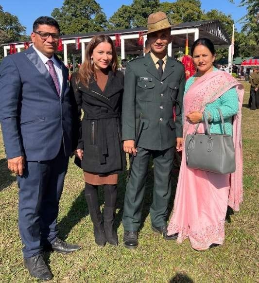 आईएमए से पासआउट होने वाले मूल रूप से चम्बा टिहरी  और वर्तमान में देहरादून के बंजारावाला निवासी अम