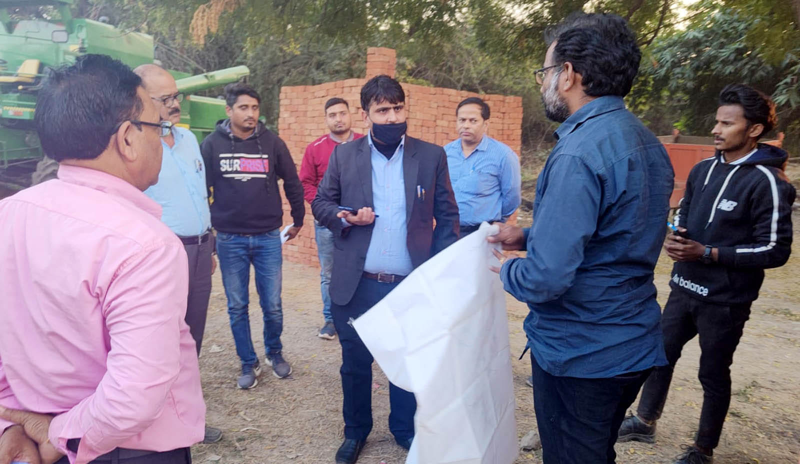 परियोजना का निरीक्षण करते एडीएम नमामि गंगे राजेश कुमार यादव। परियोजना का निरीक्षण करते एडीएम नमामि गंगे राजेश कुमार यादव।