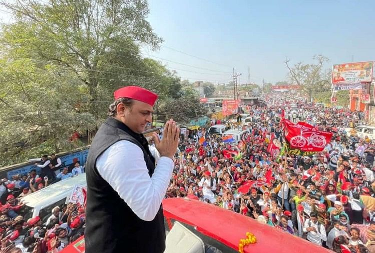 Up Election 2022 Akhilesh Yadav Jaunpur Rally Target On Yogi Government  Said Bjp Does Not Understand Red Colour - योगी पर अखिलेश का तंज: कहा- सीएम  जानते थे गंगा गंदी है, इसलिए