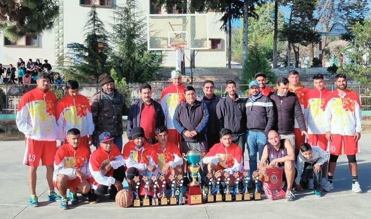 Pertandingan Basket Universitas Ssj – Pithoragarh College menjadi juara basket antar perguruan tinggi