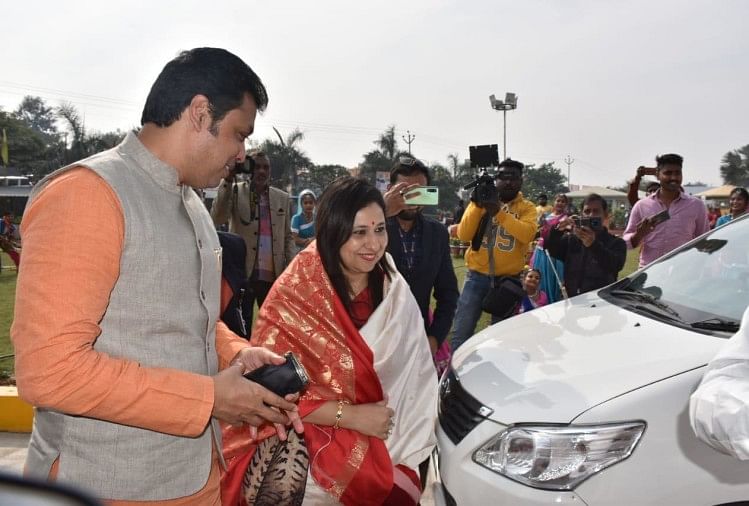 Ayodhya a été bénie avec l’arrivée des invités : le ministre en chef de Tripura, Biplab Kumar Deb, a atteint la première épouse