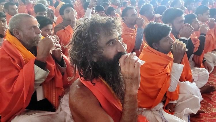 Akan Bekerja Seumur Hidup Untuk Kepentingan Umat Hindu – Jagadguru Rambhadracharya