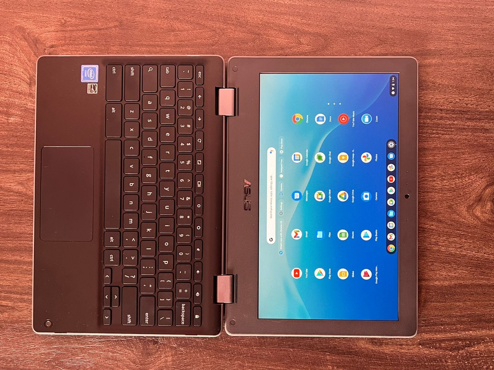 Asus Chromebook Flip C214: рдХреИрд╕рд╛ рд╣реИ 22,990 рд░реБрдкрдпреЗ рдореЗрдВ рдЖрдиреЗ рд╡рд╛рд▓рд╛ рдпрд╣ рд▓реИрдкрдЯреЙрдк, рдкрдврд╝реЗрдВ рд░рд┐рд╡реНрдпреВ