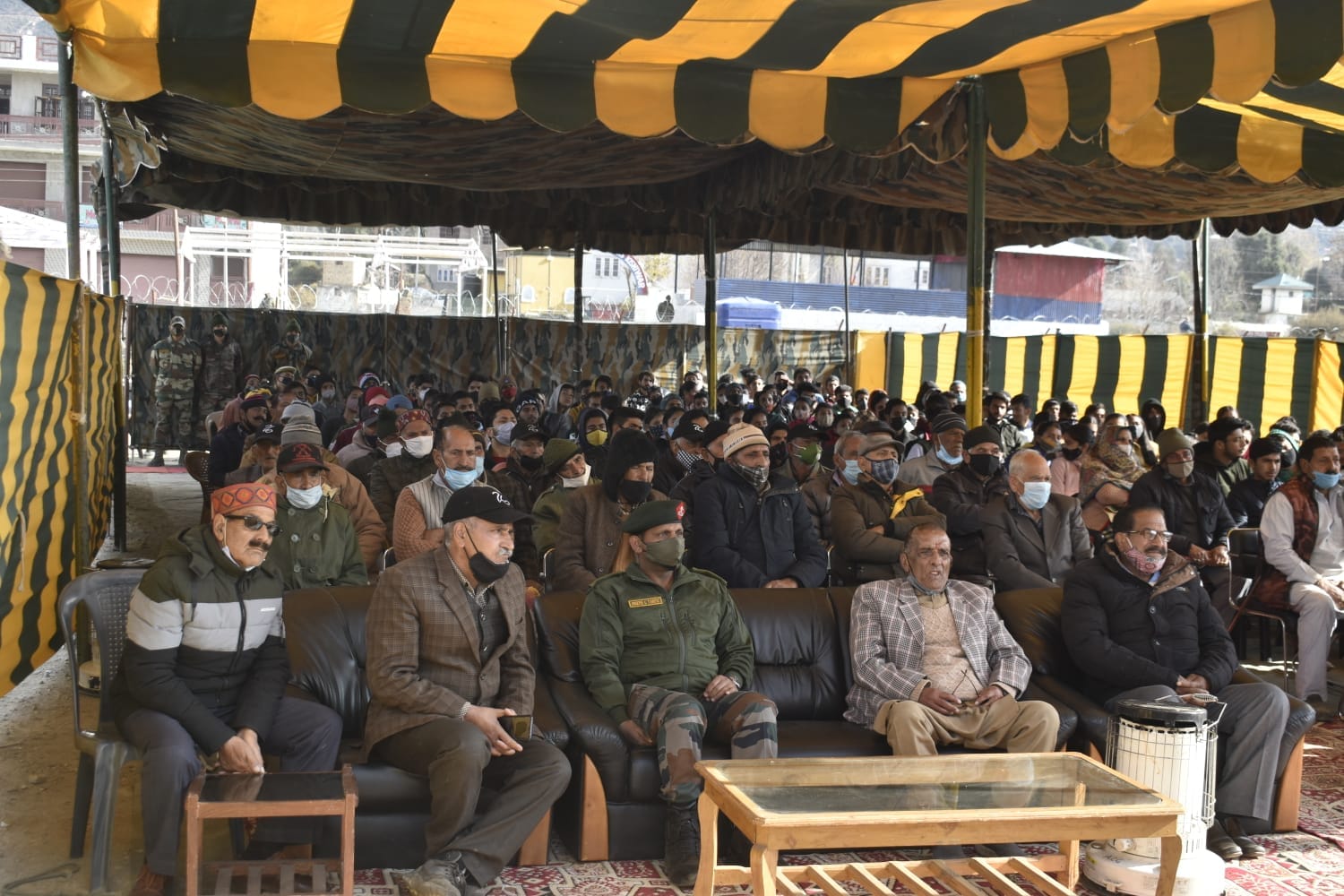 फोटो..किश्तवाड़...स्वर्णिम विजय वर्ष मनाते हुए सेना की तरफ से किश्तवाड़ में भारत-पाक युद्ध के 50 साल फोटो..किश्तवाड़...स्वर्णिम विजय वर्ष मनाते हुए सेना की तरफ से किश्तवाड़ में भारत-पाक युद्ध के 50 साल