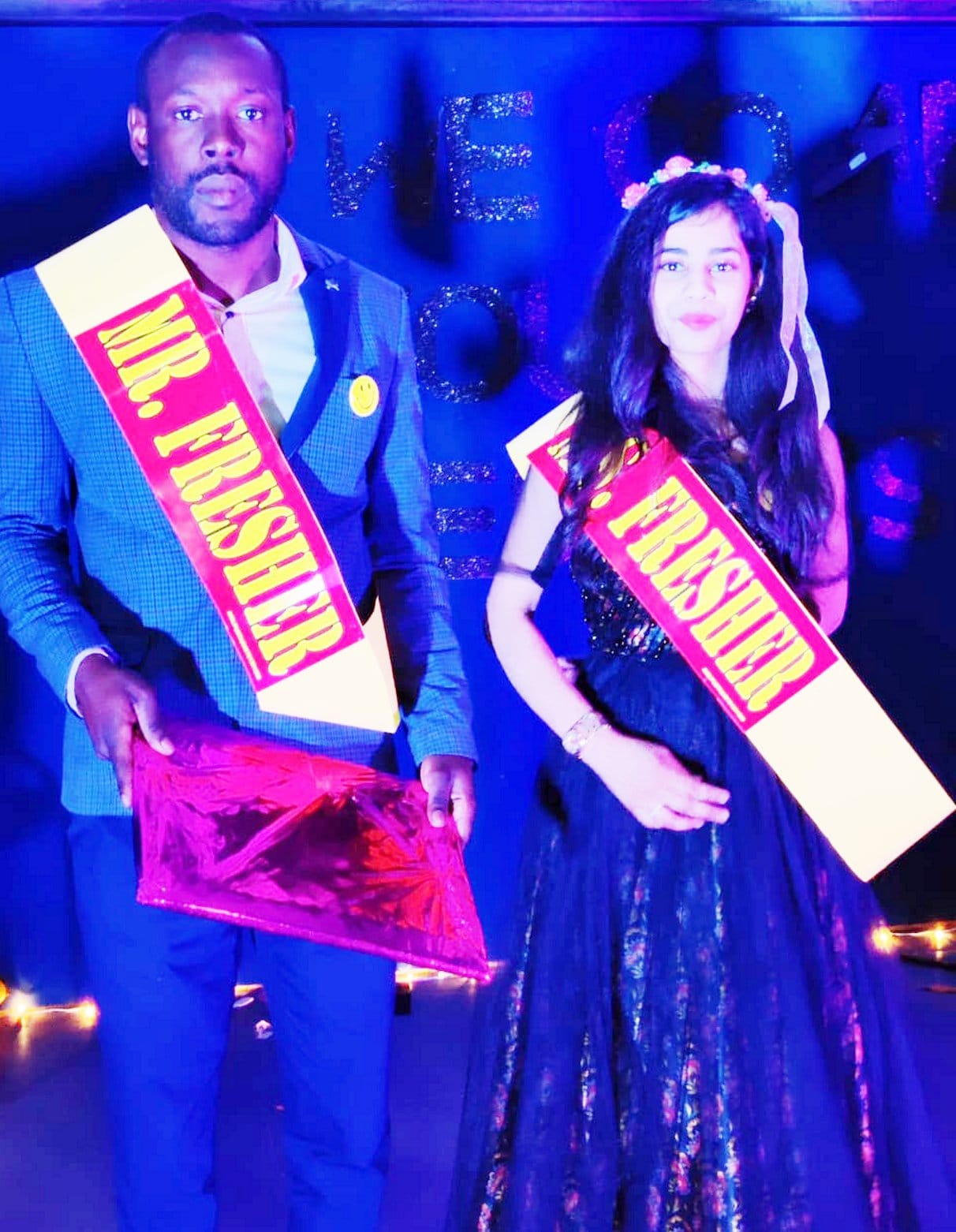 ग्लोकल लॉ स्कूल में हुए कार्यक्रम में चुने गए मिस्टर फ्रेशर और मिस फ्रेशर। ग्लोकल लॉ स्कूल में हुए कार्यक्रम में चुने गए मिस्टर फ्रेशर और मिस फ्रेशर।
