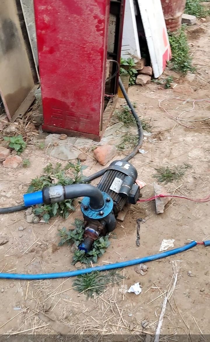 भूना में सील किए गए गोदाम में मिला सामान। भूना में सील किए गए गोदाम में मिला सामान।