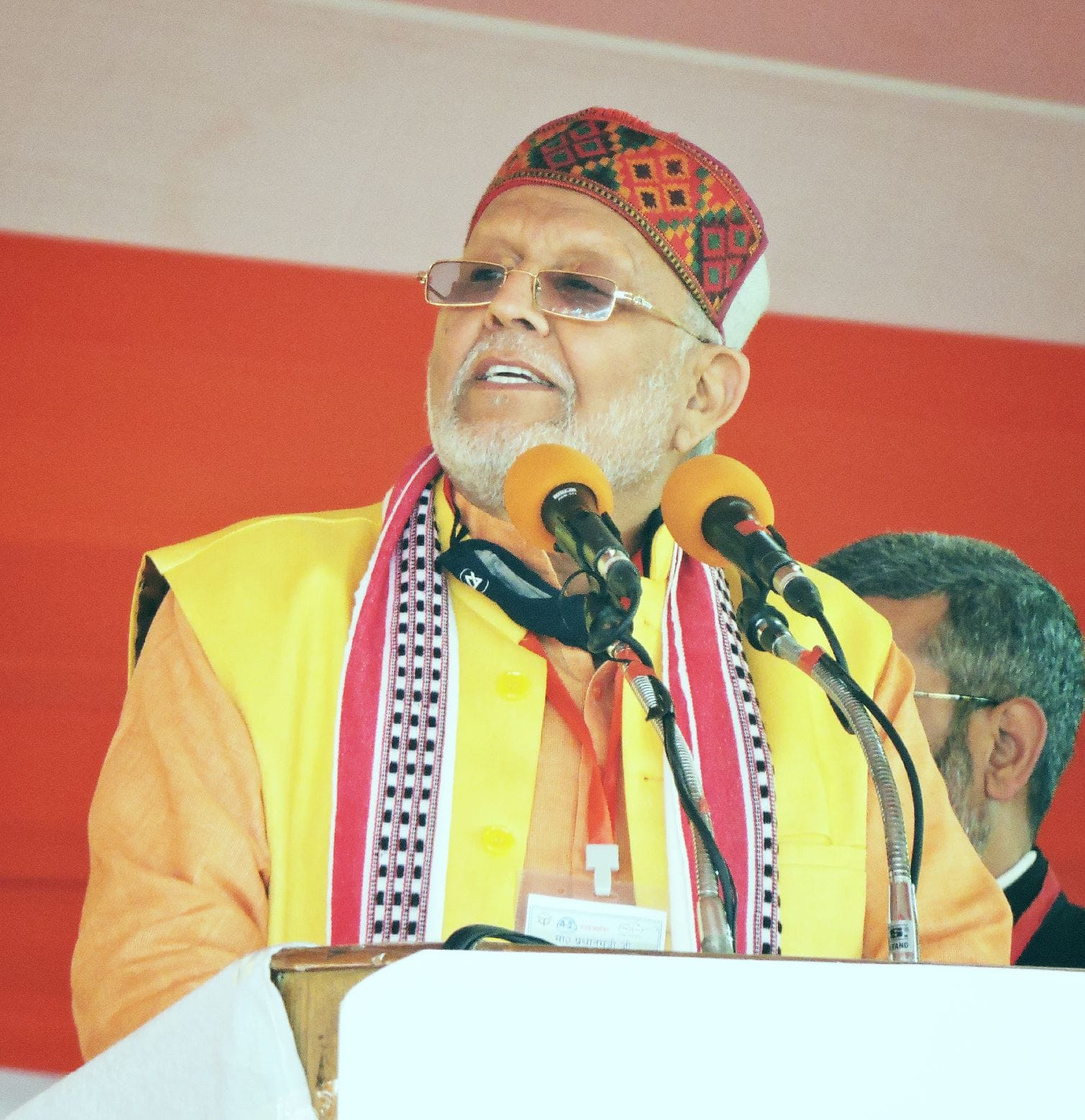 रोजा रेलवे मैदान पर आयोजित जनसभा को संबोधित करते वित्तमंत्री सुरेश कुमार खन्ना। संवाद रोजा रेलवे मैदान पर आयोजित जनसभा को संबोधित करते वित्तमंत्री सुरेश कुमार खन्ना। संवाद
