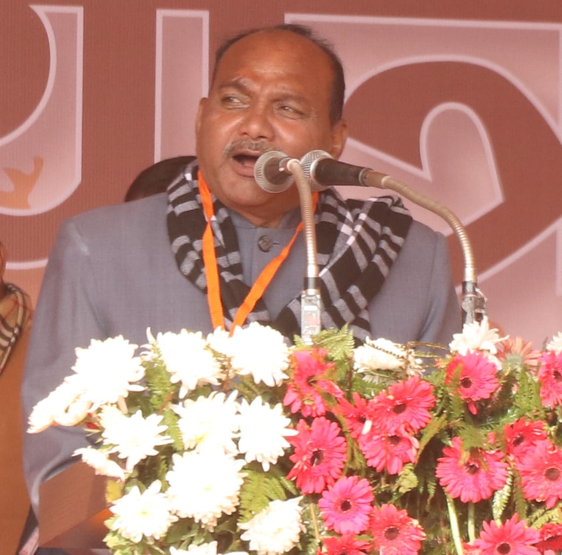 चांदपुर में गुलाब सिह डिग्री कॉलेज में भाजपा की जन विश्वास यात्रा जनसभा को संबोधित करते विधायक अ?